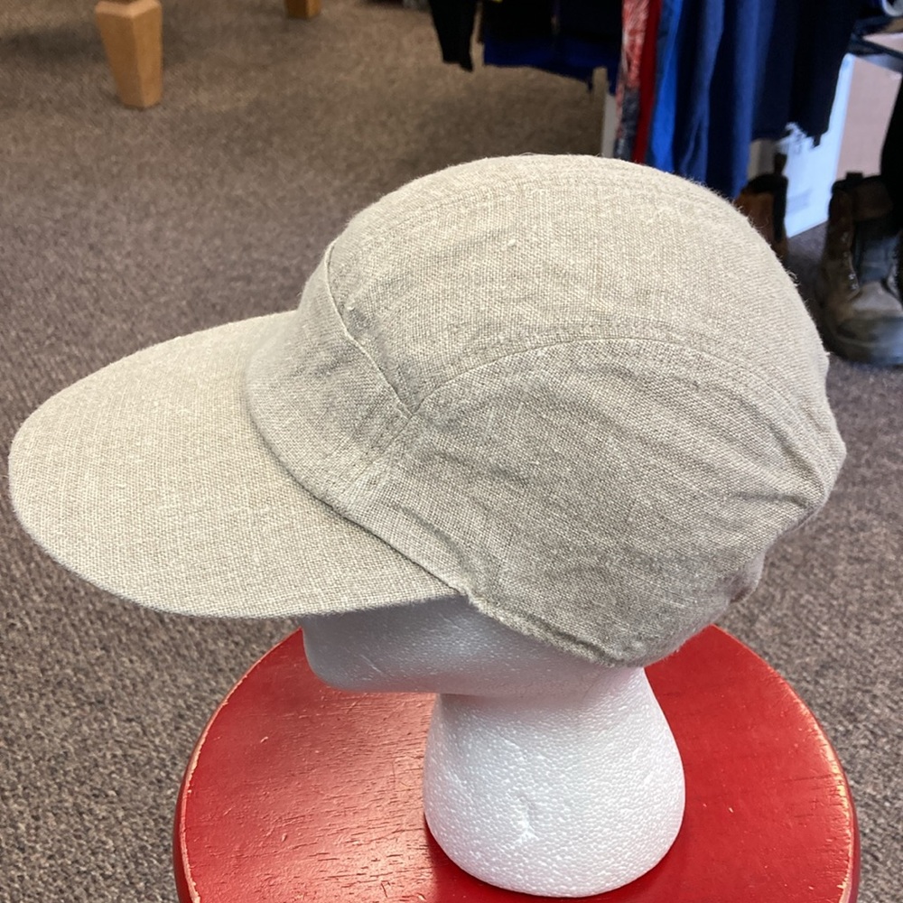 Gap 100% Linen Cap - Picture 3 of 7